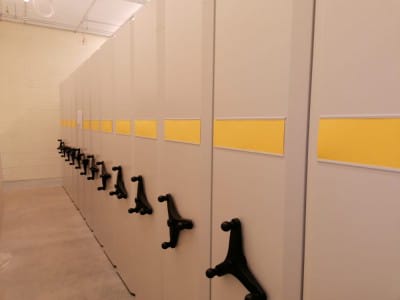 2020 metų rugpjūtį SIA „Viss veikaliem un warehouse“ Estijoje pristatė ir sumontavo mobilias archyvų lentynas.13
